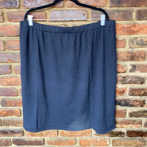 NWT BUG Vintage Black Textured Knit Knee Length Pull-On Skirt Womens Size 22/24W - Picture 1 of 6